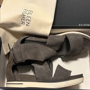 Eileen Fisher woman’s Dark gray Sandals. Size 9 1/2 M. Good condition. Zip back